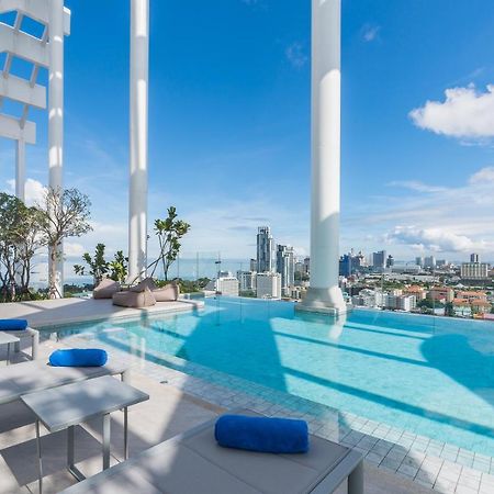 Arbour Hotel And Residence Pattaya Esterno foto Infinity pool at the rooftop