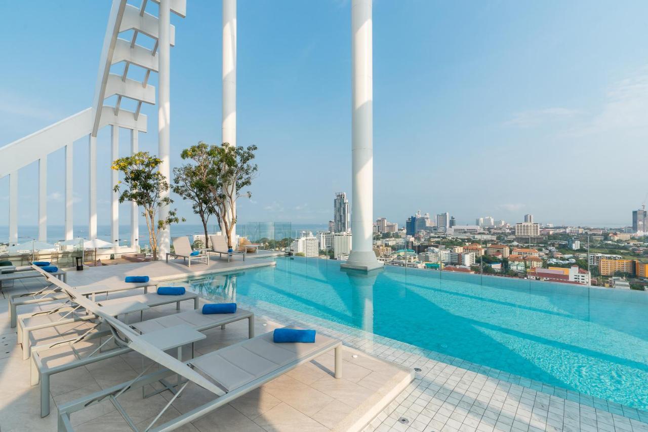 Arbour Hotel And Residence Pattaya Esterno foto The rooftop pool at the U Sathorn